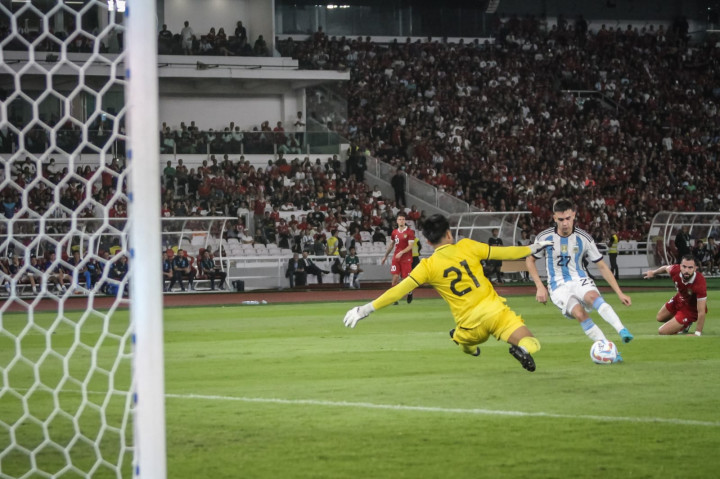 Dapat Jersey Emiliano Martinez, Ernando Ari Tulis Pesan dan Harapan