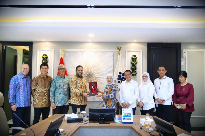 Menaker Ida Lantik Pengurus IKAPERJASI