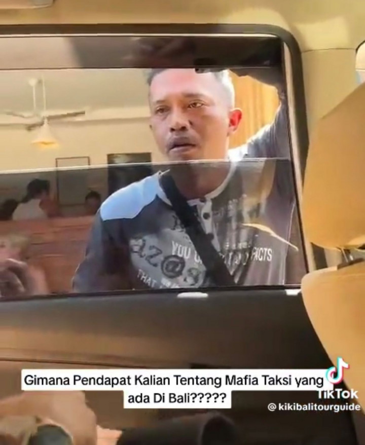 Viral! Pria di Bali Palak 2 Turis yang Naik Taksi Online
