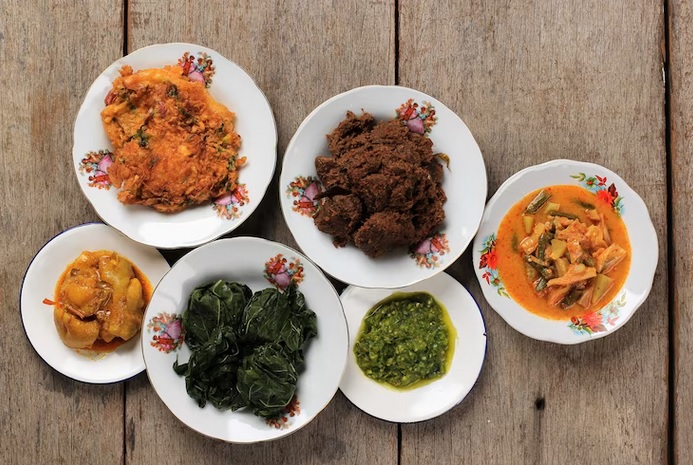 Awas! Makanan dan Minuman Ini tak Baik Dikonsumsi untuk Pengidap Darah Tinggi