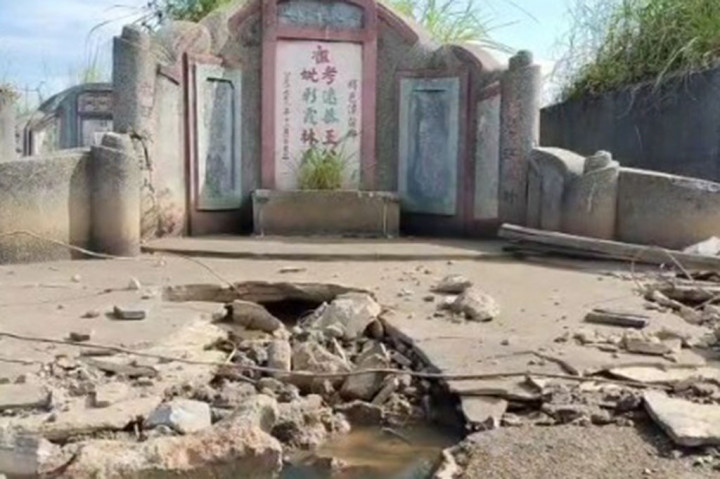 Puluhan Makam Warga Tionghoa di Kubu Raya Dibongkar Orang Tak Dikenal