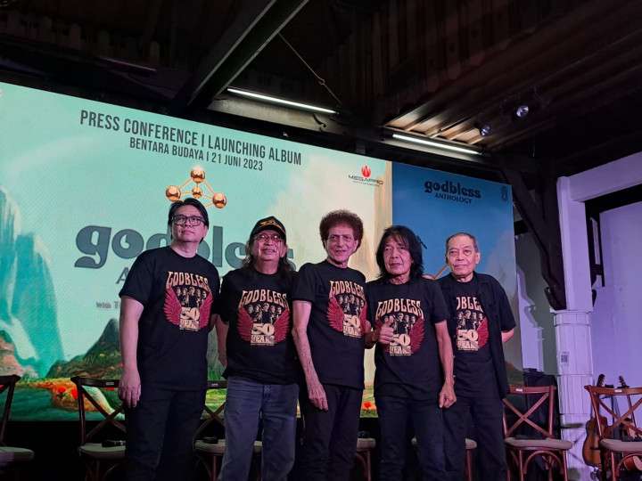 Merayakan 50 Tahun Perjalanan, God Bless Siapkan Konser hingga Film Biopik
