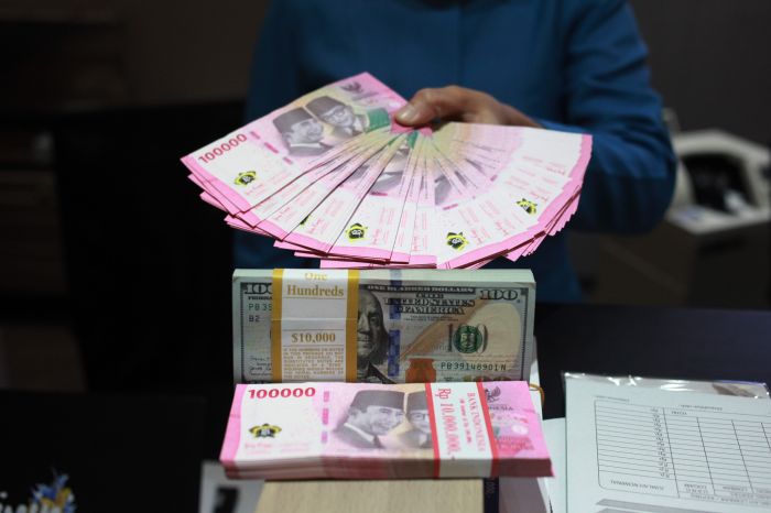 Jauhi Level Rp15 Ribu, Ini Daya Gedor Rupiah yang Sukses Libas Dolar AS