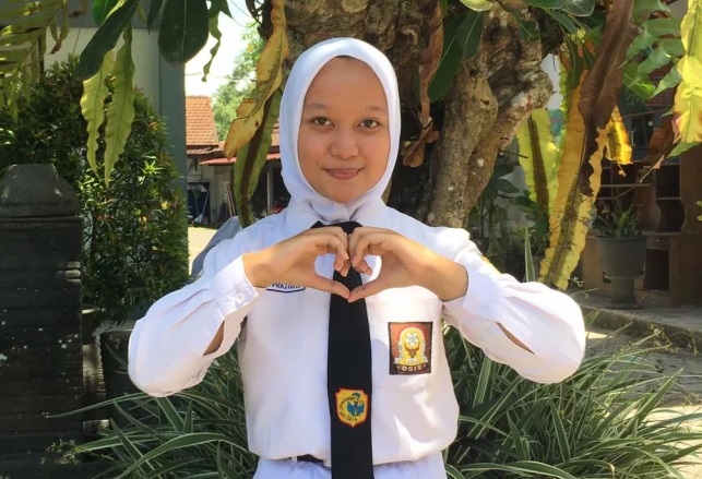 Cerita Alifia, Lolos SNBT Unair di Usia 16 Tahun