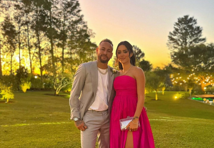 Neymar Tiba-tiba Minta Maaf ke Pacar yang Lagi Hamil, Kenapa?