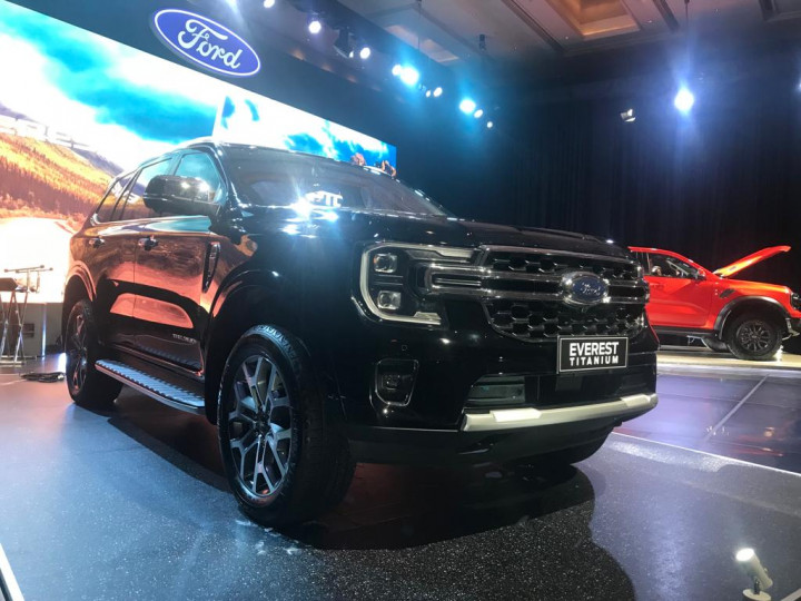 Ford Ranger Raptor dan Everest Terbaru Tebar Pesona di Bandung