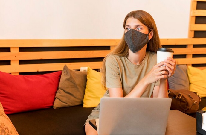 7 Cara Efektif Mencegah Debu Masuk ke Rumah