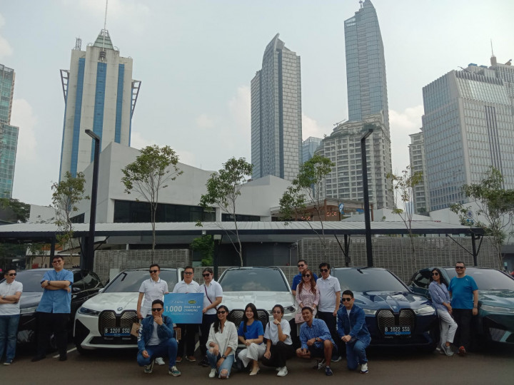 i Community, Cara BMW Astra Memanjakan Kaum Jetset
