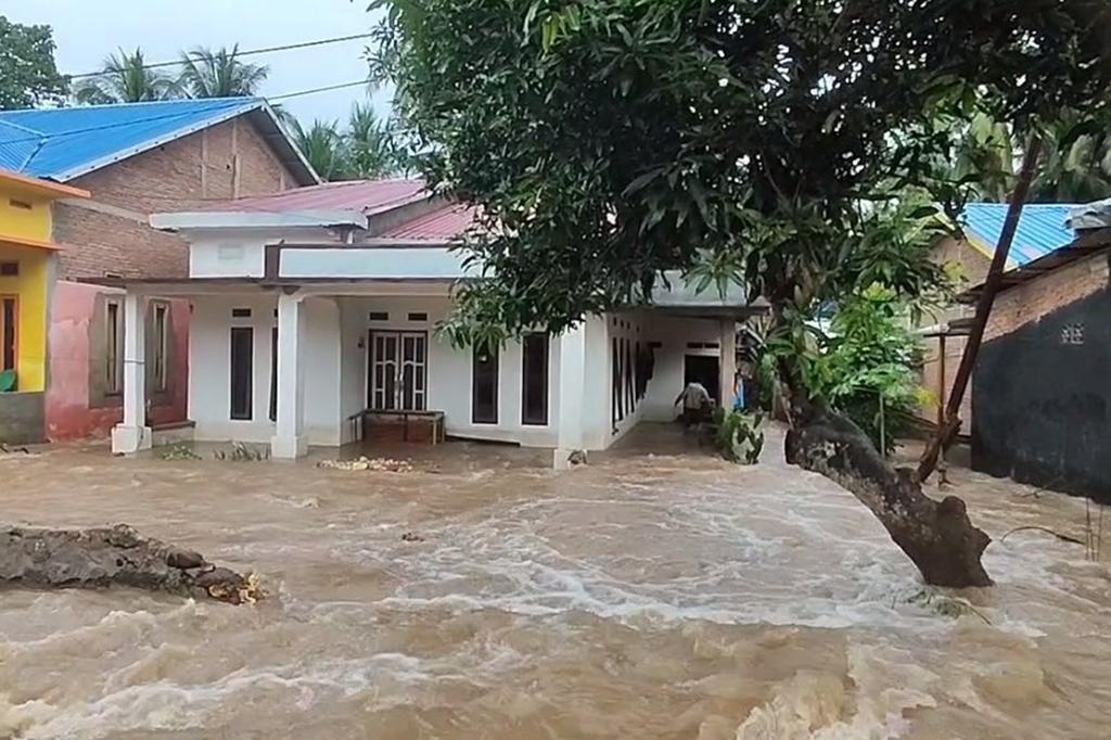 Banjir Bandang Rendam Ratusan Hektar Sawah dan Rumah di Bulukumba