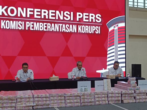 KPK Beberkan Duit Rp81,6 Miliar Terkait Pencucian Uang Lukas Enembe