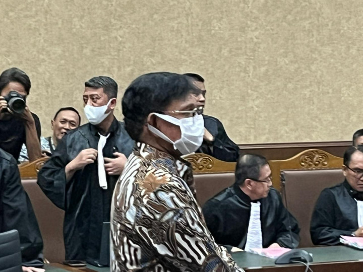 Sidang Perdana Johnny G Plate Dimulai