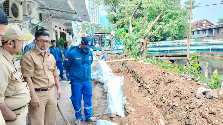 Sudin SDA Jakpus Bangun Tanggul Cegah Luapan Kali Krukut
