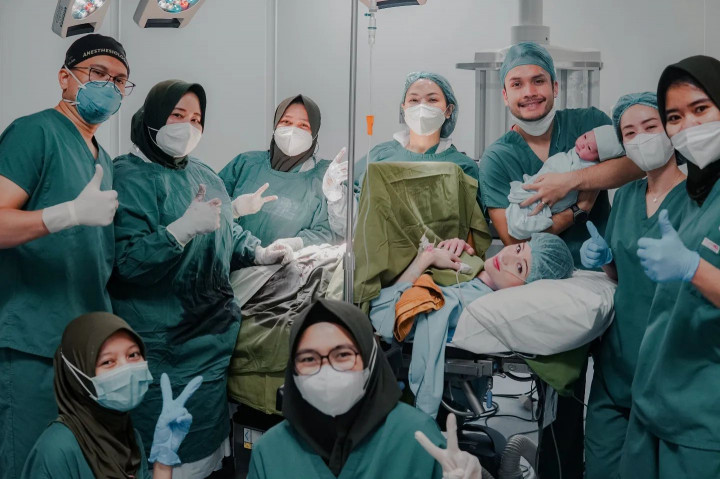 Anak Keduanya Lahir, Randy Pangalila Ogah Nambah Momongan