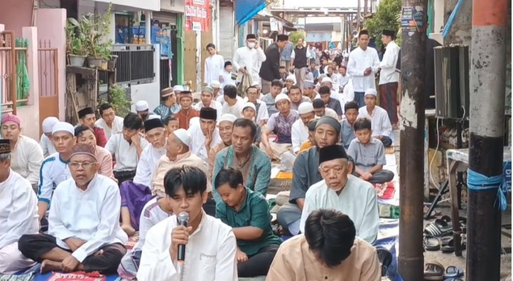 Ratusan Warga Kelurahan Bidara Cina Jaktim Salat Iduladha Pagi Ini