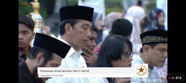 Didampingi Ketua MK, Presiden Jokowi Salat Iduladha di Yogyakarta