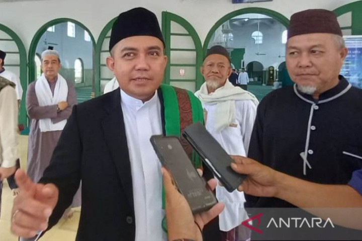 Diguyur Hujan Deras, Salat Id di Lapangan Merdeka Pangkalpinang Dipindah
