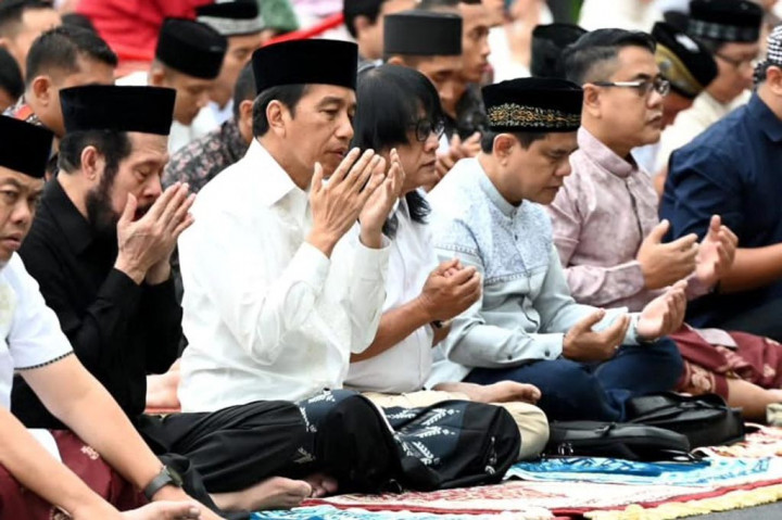 Presiden dan Ibu Iriana Salat Iduladha 1444 H di Istana Yogyakarta Bersama Masyarakat