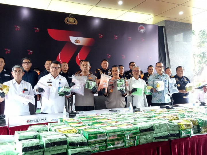 Polri Bongkar Peredaran 428 Kg Sabu dan 162.932 Butir Ekstasi di Aceh, Bali, Riau