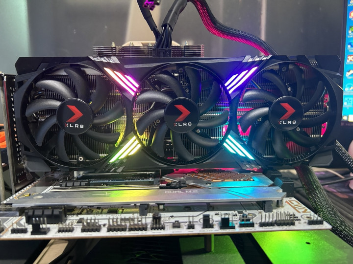 Performa GPU PNY GeForce RTX 4070 12GB XLR8