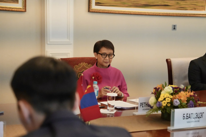 Menlu RI Serukan Peningkatan Peran Perempuan dalam Diplomasi dan Resolusi Konflik