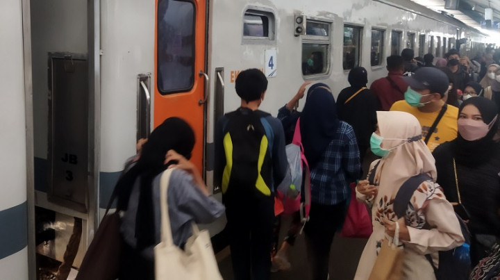 Stasiun Malang Dipadati Penumpang Hari Terakhir Libur Iduladha