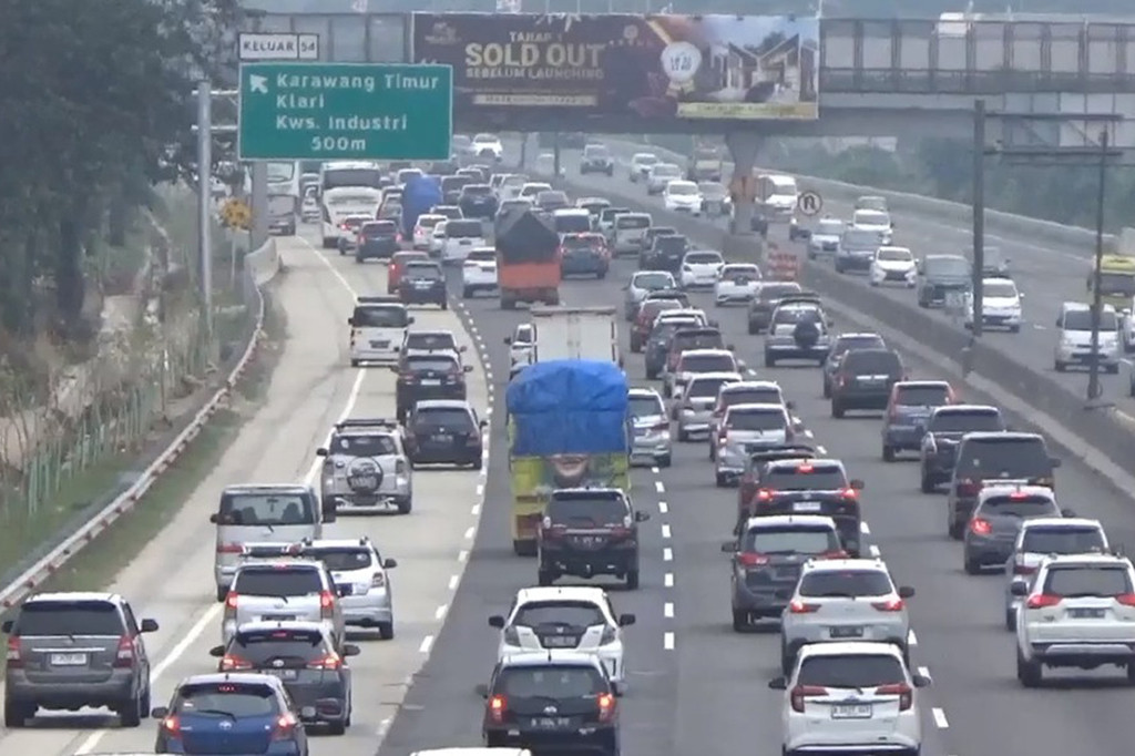 Puncak Libur Iduladha, Arus Balik di Tol Japek Terpantau Padat