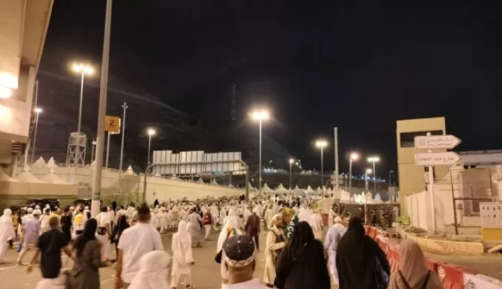 PPIH Reminds Pilgrims not to bring Zamzam Water in Suitcases