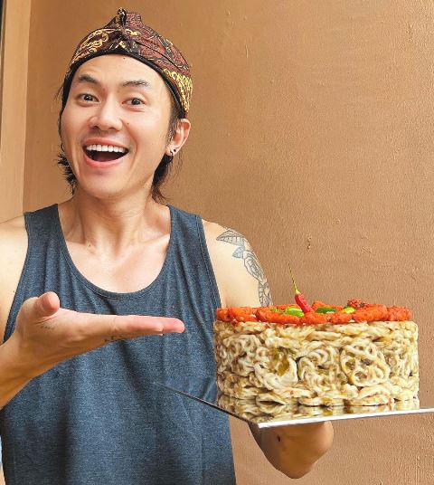 Sedang viral, seblak coek ala Rafael Tan, tapi apakah penderita GERD boleh makan ini? Ini kata dokter. (Foto: Dok. Instagram Rafaell Tan/@rafaell_16)