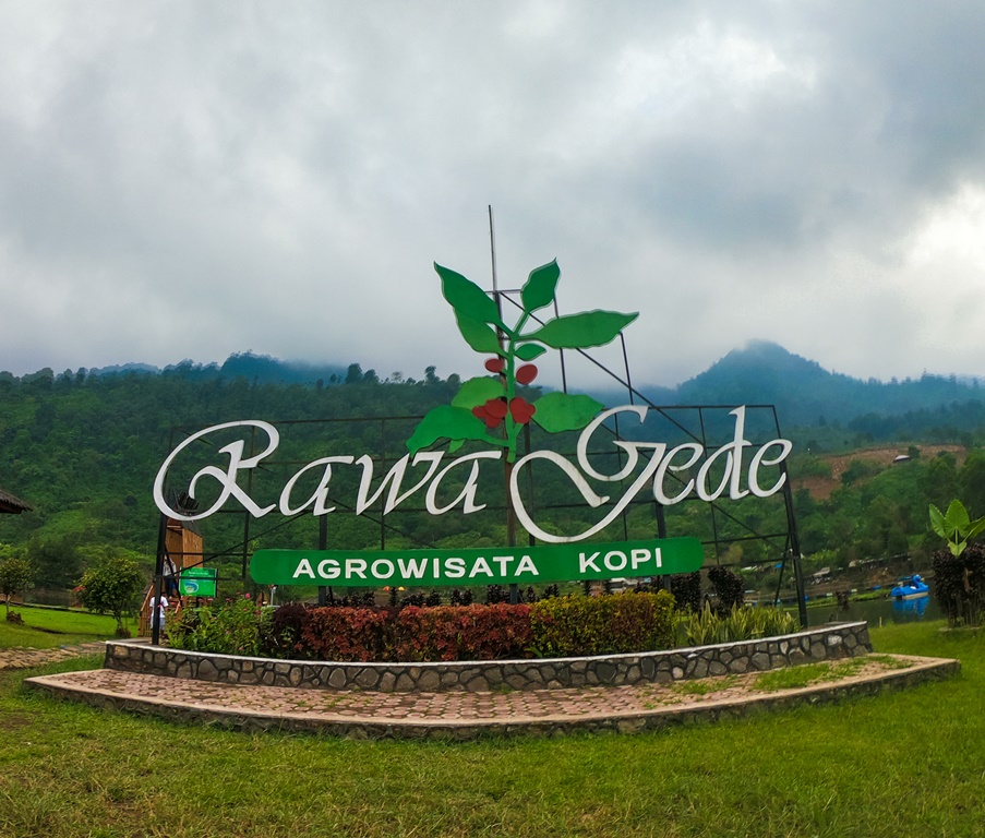 Landmark yang menjadi salah satu spot foto terbaik di Situ Rawa Gede. Foto: A. Firdaus/Medcom