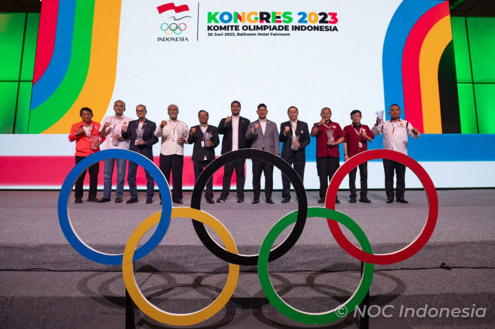 Raih Juara Umum SEA Games ke-32, PB Esports Terima Penghargaan