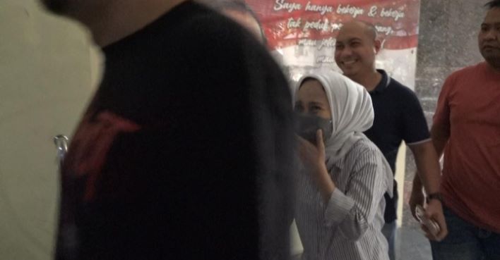 Viral Rihana-Rihani Cekikikan Usai Ditangkap, Netizen: Bukan Sembarang Kembar