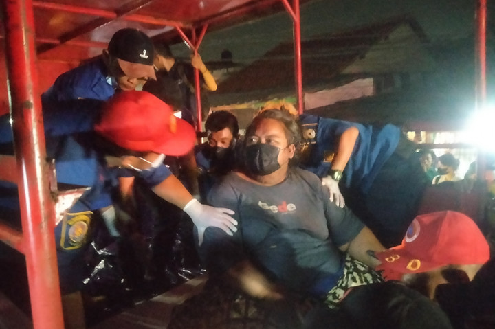 Gunakan Troli dan Truk, Pria Berbobot 200 Kg Dievakuasi ke RSUD Kota Tangerang