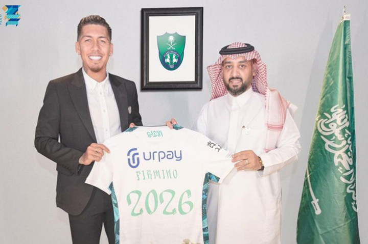 Firmino Resmi Merumput Bersama Al-Ahli