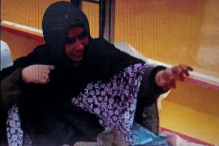 Seorang Jemaah Haji Asal Makassar Pakai Baju 15 Lapis Demi Hindari Kelebihan Bagasi