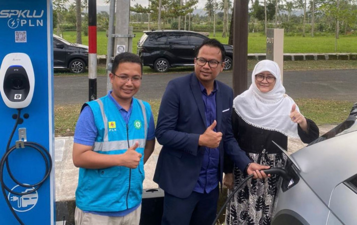 Dukung <i>Green Tourism</i>, PLN Hadirkan SPKLU Pertama di Kawasan Wisata Pangandaran
