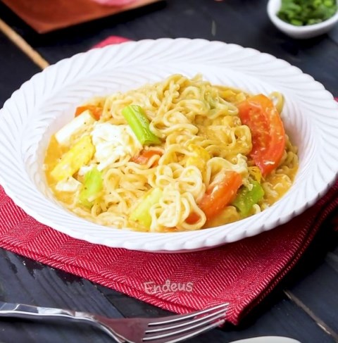 Bagaimana Rasa Mi Padang Nyemek? Fusion Mi dengan Bumbu Khas Padang