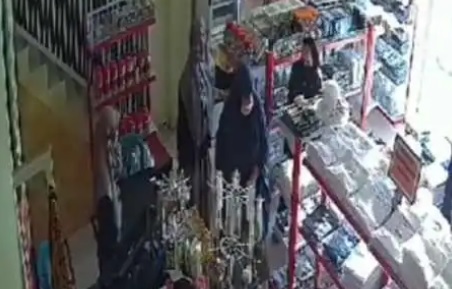 3 WNA Ahli Hipnotis Gagal Menggondol Uang Toko di Bangkalan