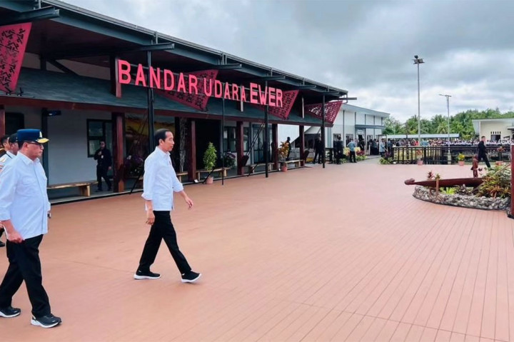 Jokowi Inaugurate Ewer Airport, Hoping Opens Asmat from Isolation