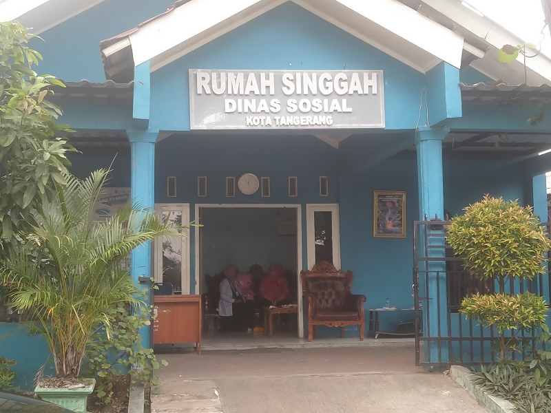 Rumah Singgah Dinas Sosial Kota Tangerang di Jalan Iskandar Muda Pintu Air 10, Neglasari, Kota Tangerang.
