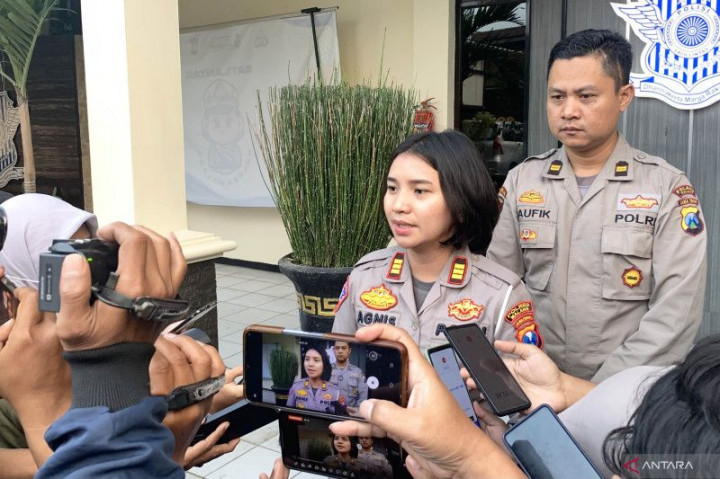Jalur Penghubung Malang-Lumajang Ditutup Akibat Longsor