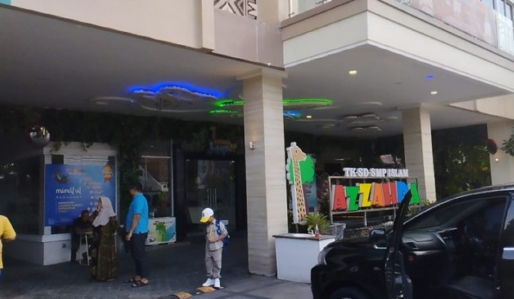 Ini Penjelasan Vendor TK Az-Zahra Terkait Penggunaan Lift Barang oleh Pekerja