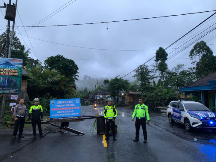 Arus Lalu Lintas Malang-Lumajang Dialihkan Via Probolinggo dan Pasuruan