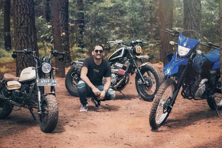 Selebgram Ilham Schode, Doyan Traveling Pakai Motor Custom?