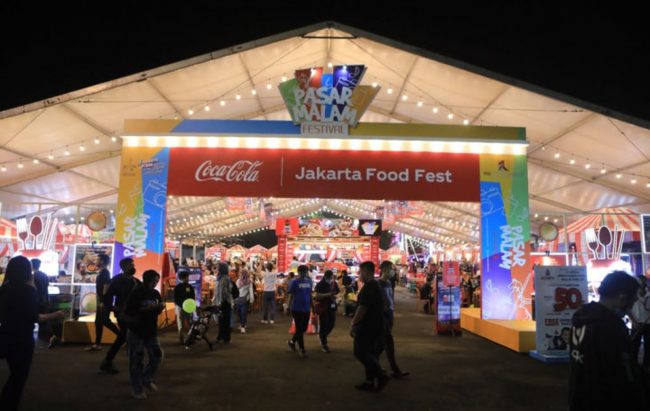 Jajanan Serba Rp10 Ribu di Jakarta Fair 2023