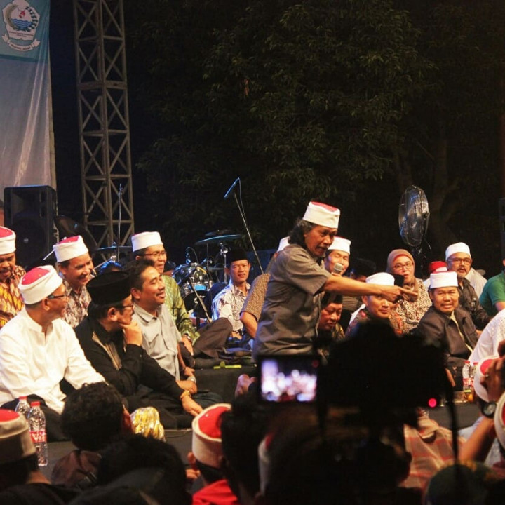 Cak Nun Mulai Bisa Diajak Komunikasi