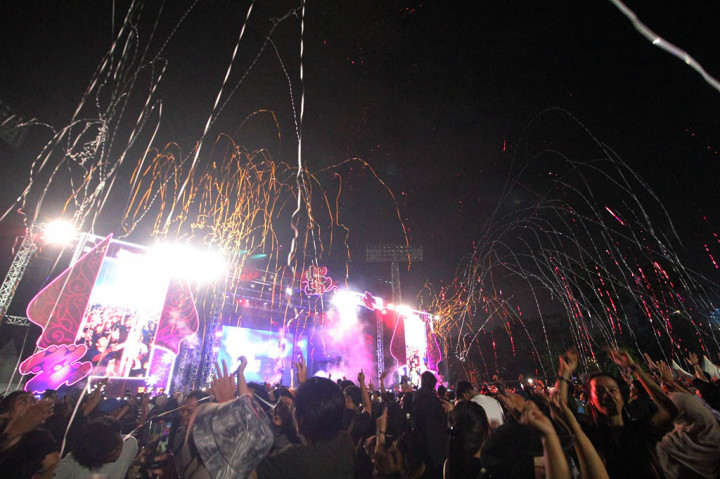 Kemeriahan Konser Java Pop Fest di Stadion Madya Jakarta