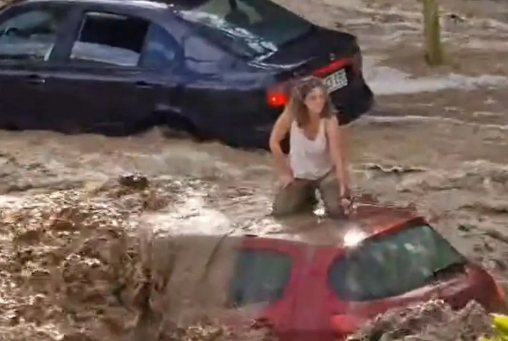 Banjir Terjang Spanyol, Sejumlah Warga Terjebak di Dalam Mobil yang Hanyut