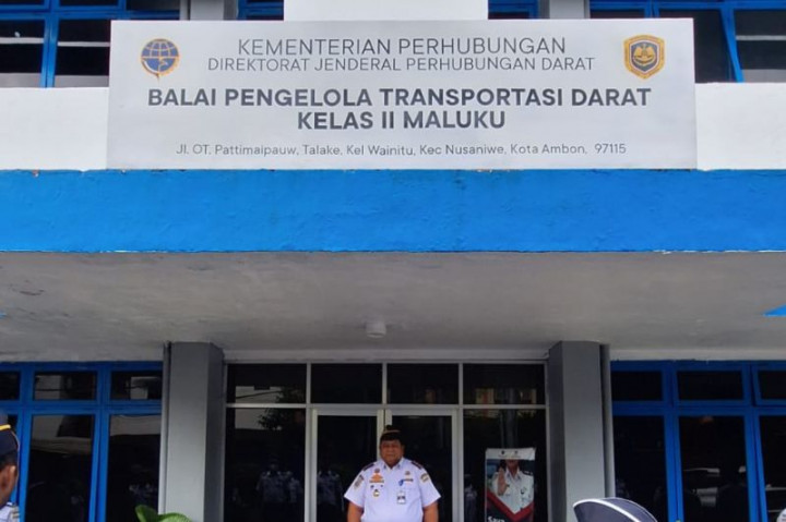 Pelayaran Antarpulau di Maluku Ditunda karena Cuaca Buruk