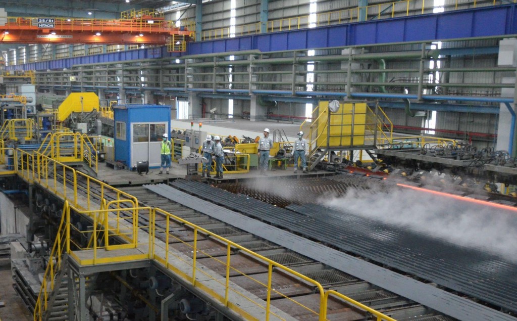 Ilustrasi, aktivitas produksi di sektor industri besi dan baja. Foto: dok Biro Humas Kemenperin.