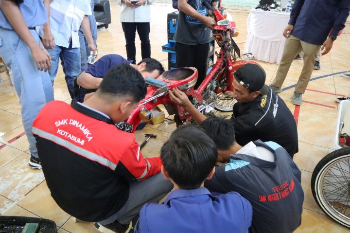Dukung Peningkatan SDM, PLN Beri Pelatihan Konversi Motor Listrik untuk Siswa SMK